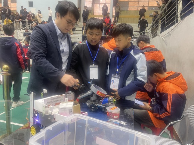 Ngày mai, chung kết Cuộc thi Vô địch Quốc gia STEM, AI và Robotics 2024 ảnh 1