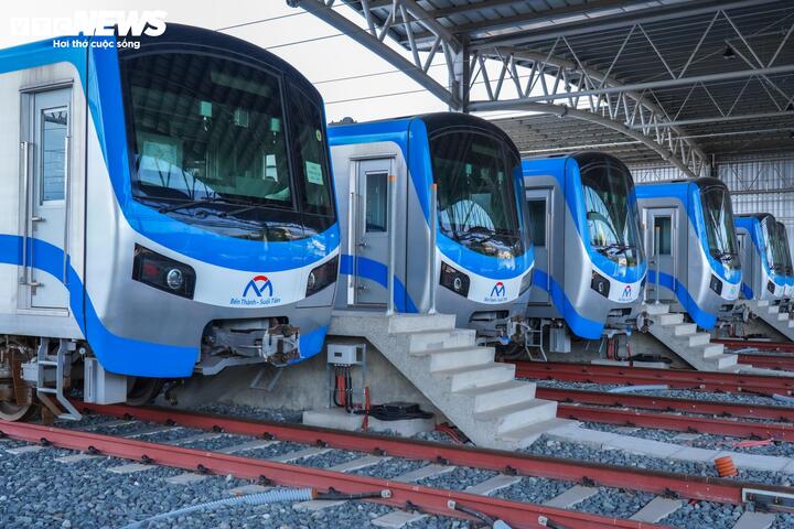 Theo MUAR, tàu Metro số 1 sẽ chạy khoảng 200 chuyến, mỗi ngày tàu sẽ chạy từ 5 giờ sáng đến 22 giờ đêm.