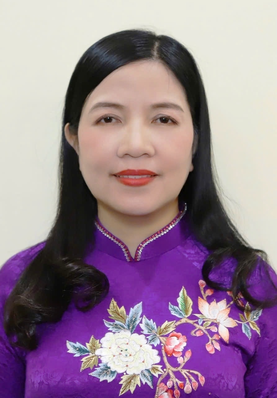 anh bai thuy bai chinh