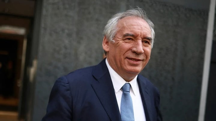 Ông Francois Bayrou.