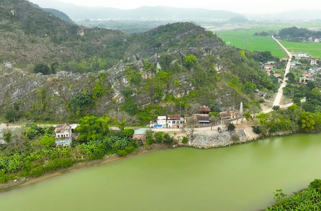 Thanh Hóa: Phát huy giá trị di sản văn hóa tâm linh Đền Chầu Đệ Tứ - Ảnh 2.