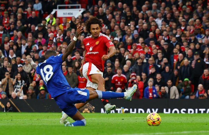 Everton "biếu" cho Man Utd 3 bàn thắng. (Ảnh: Reuters)