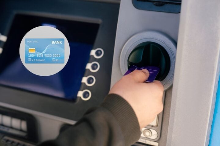 Hạn mức rút tiền ATM khác ngân hàng cao nhất là 5 triệu đồng lần. (Ảnh minh hoạ).