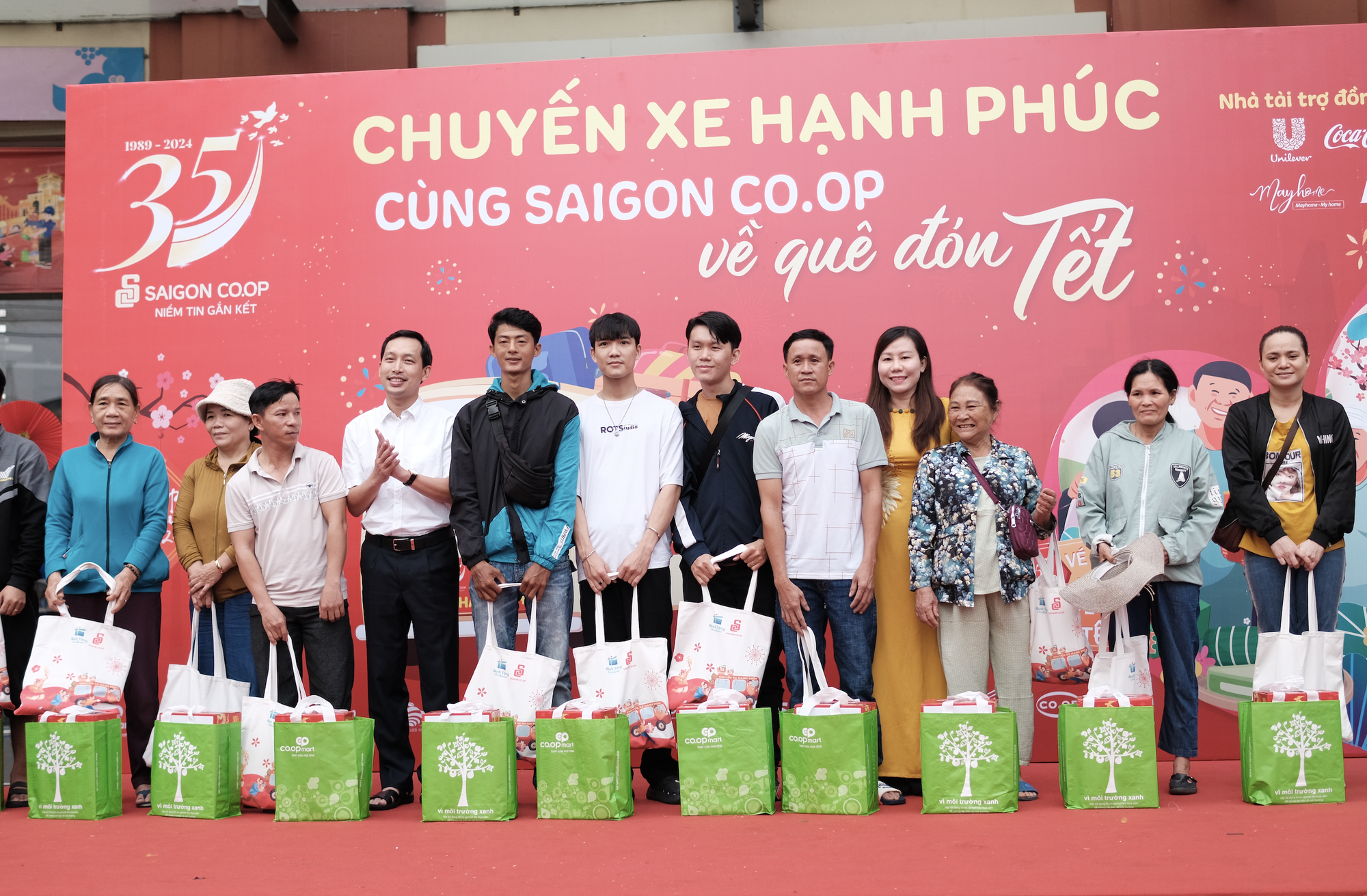 Saigon Co.op khởi động “Chuyến xe hạnh phúc” Tết Nguyên đán Ất Tỵ - Ảnh 2.