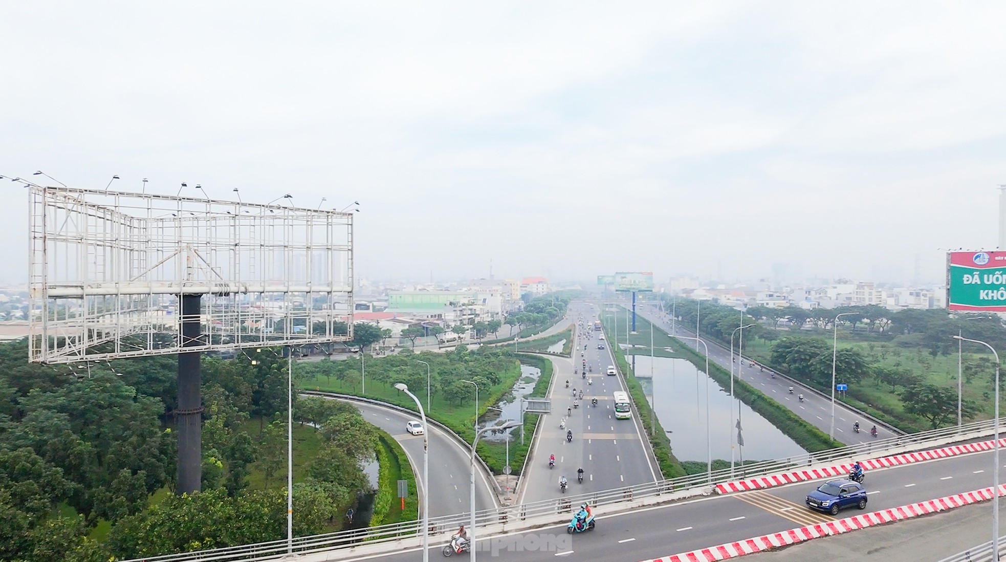 Sương mù kéo dài ở TPHCM không phải hình thế thời tiết nguy hiểm ảnh 1