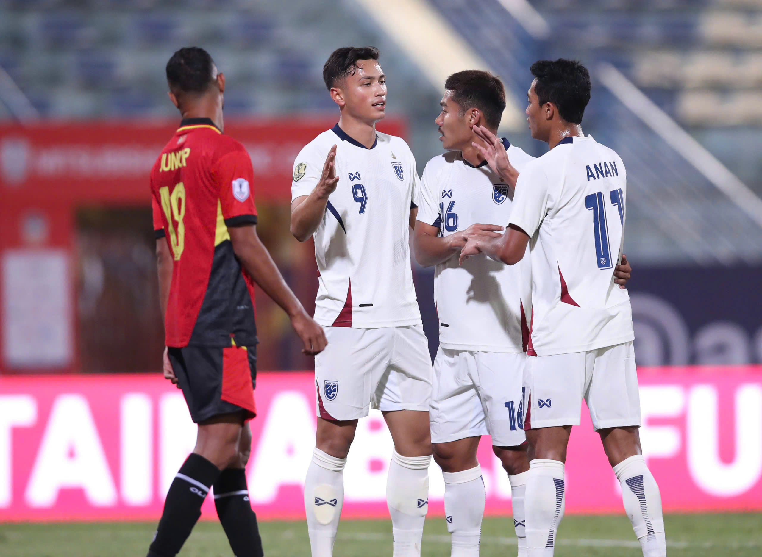 Lịch thi đấu bán kết AFF Cup mới nhất: Thái Lan quyết thắng thuyết phục Philippines - Ảnh 1.