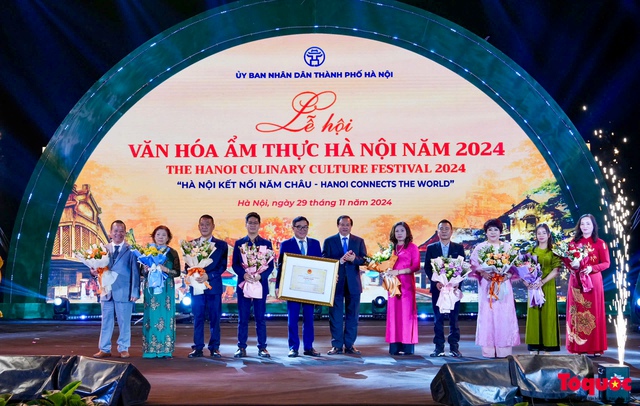 Lễ hội văn hoá ẩm thực Hà Nội năm 2024: Thu hút gần 11 vạn du khách tham dự - Ảnh 1.