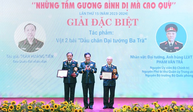 Cuộc thi "Những tấm gương bình dị mà cao quý" lần thứ 15 trao giải cho 35 tác phẩm xuất sắc  - Ảnh 1.