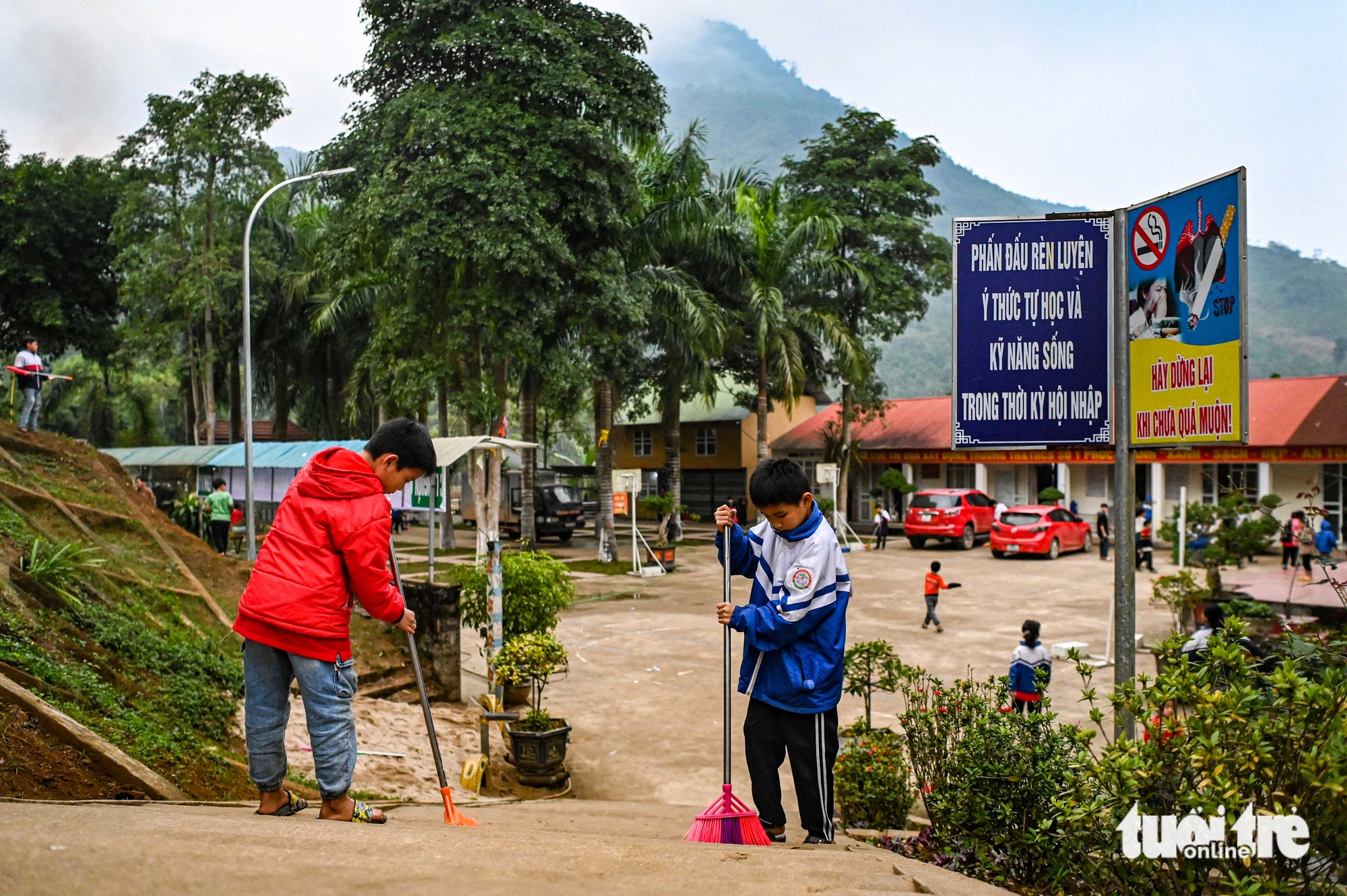 Trong gió lạnh tê tái, tô phở ngon như 'một điều xa xỉ với trẻ vùng cao' - Ảnh 1.