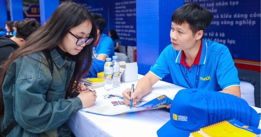 Trường ĐH Công nghiệp Hà Nội bỏ xét học bạ, thêm 5 tổ hợp mới