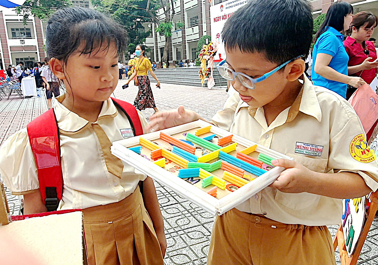 Ươm mầm cho niềm yêu thích khoa học - Ảnh 1.