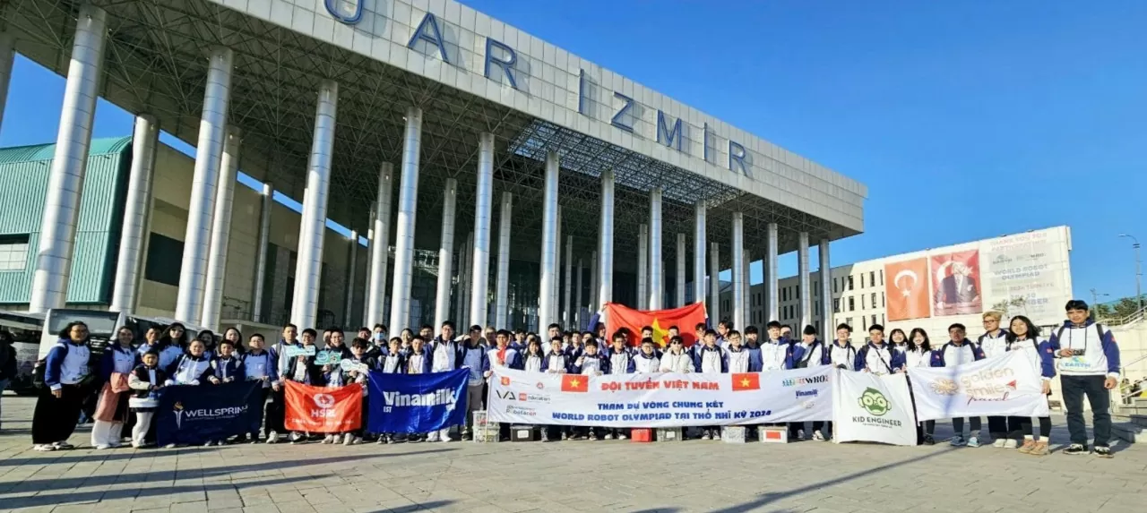 đại diện Việt Nam tham gia đấu trường quốc tế World Robot Olympiad 2024 tại Thổ Nhĩ Kỳ. (Ảnh: Đại sứ quán Đan Mạch tại Việt Nam) 