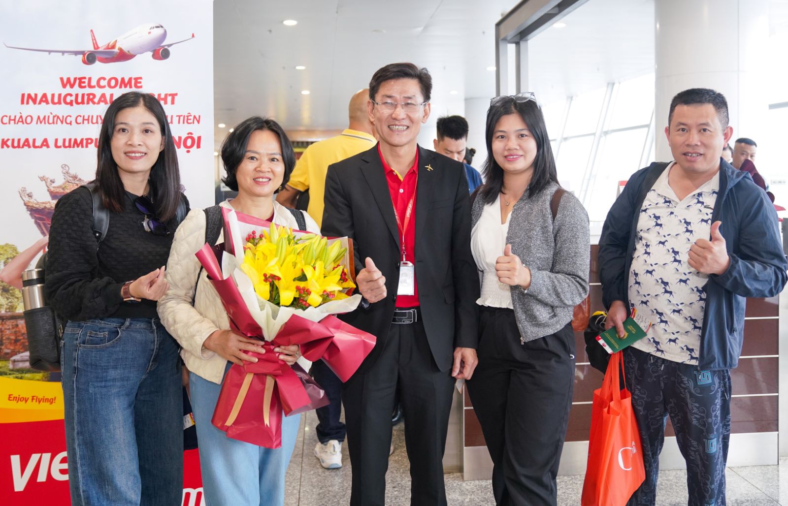 Vietjet khai thác chuyến bay đầu tiên nối Hà Nội - Kuala Lumpur- Ảnh 1.