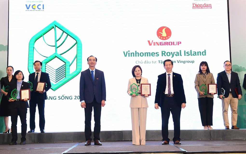 Vinhomes Royal Island được xướng tên ở 2 hạng mục giải thưởng Dự án đáng sống 2024 - 1