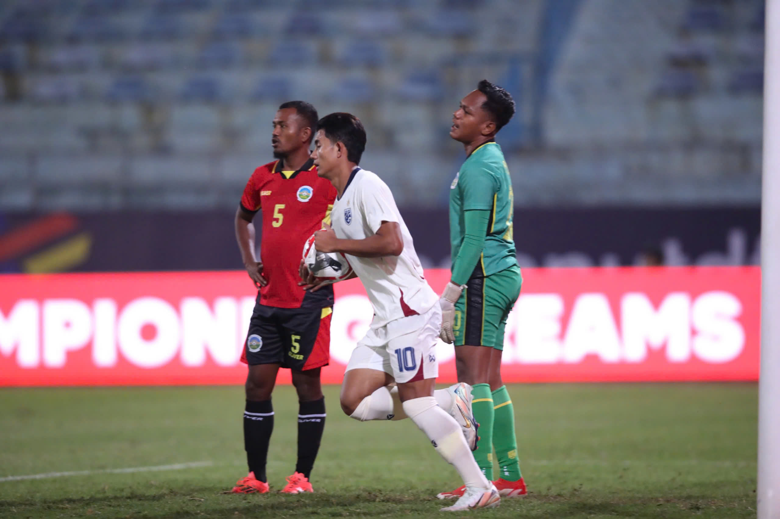 AFF Cup: 'Vũ khí' lợi hại của đội tuyển Thái Lan, Philippines gặp khó ở bán kết- Ảnh 1.