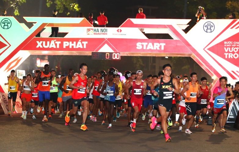 Yêu cầu các giải chạy marathon ở nội thành Hà Nội kết thúc trước 8 giờ sáng- Ảnh 1.