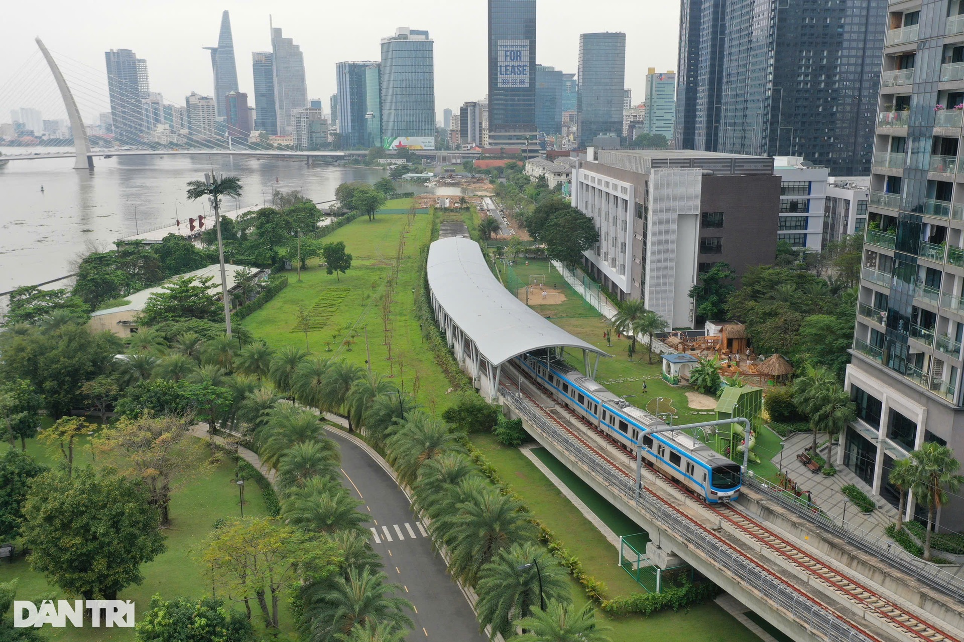 Biển người chen chúc trải nghiệm metro Bến Thành - Suối Tiên - 17