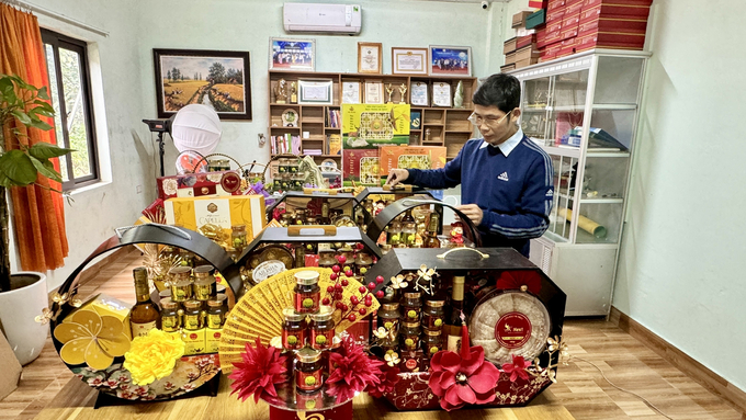 Để tiện cho khách hàng lựa chọn làm quà biếu, Công ty TNHH Sunest Food đã đóng sản phẩm thành giỏ quà sang trọng, đẹp mắt. Ảnh: Ánh Nguyệt.