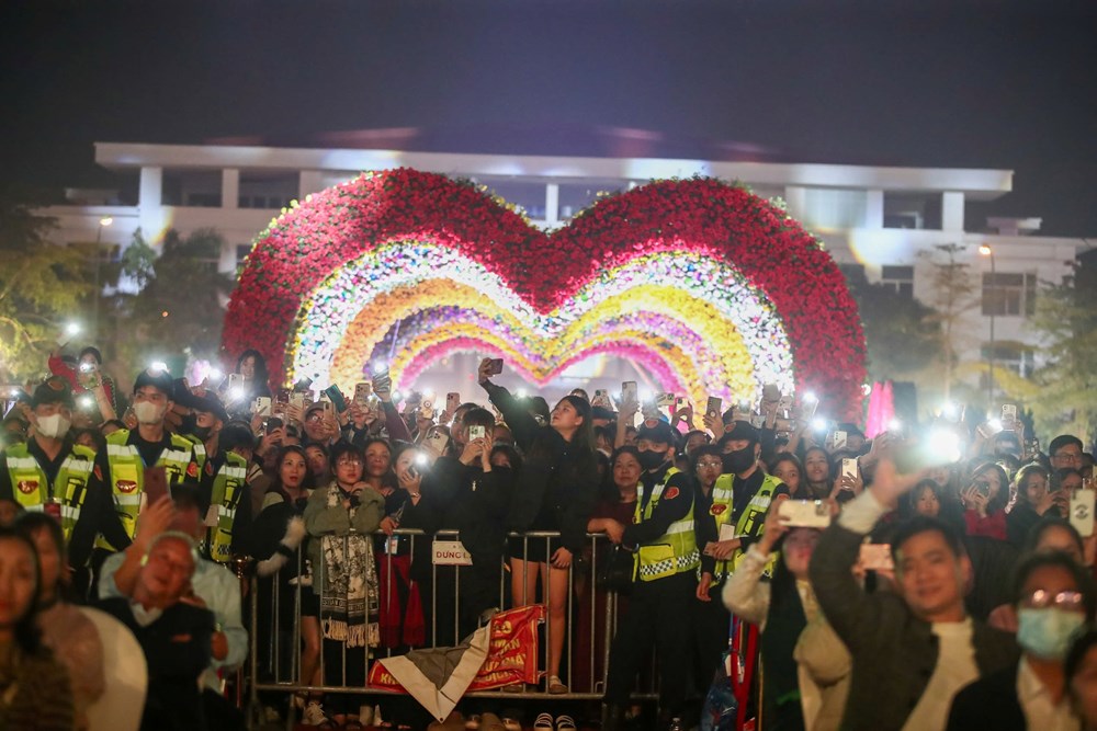 Khai mạc Festival hoa Mê Linh năm 2024 - ảnh 4