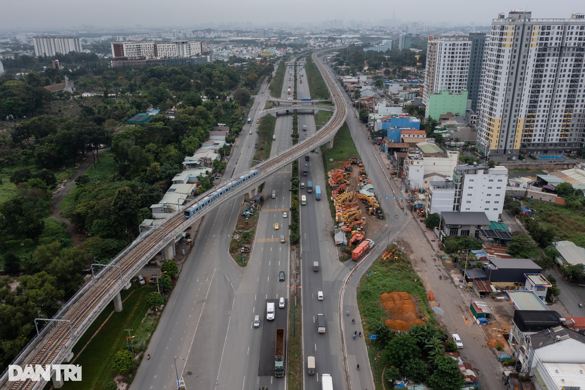 Diện mạo tuyến metro đầu tiên của TPHCM trước ngày vận hành - 8