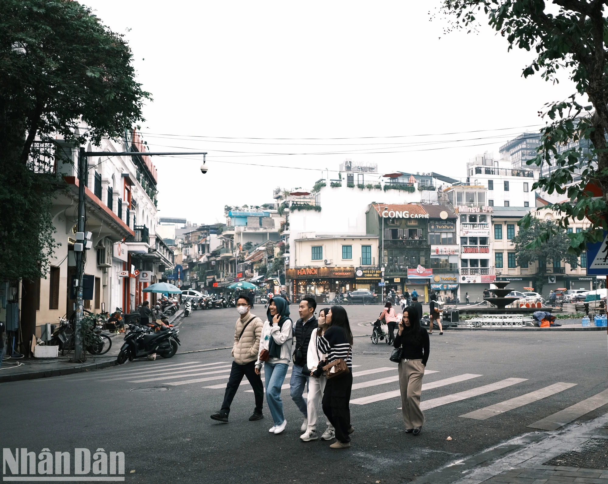 [Ảnh] Mùa đông Hà Nội đến muộn ảnh 3