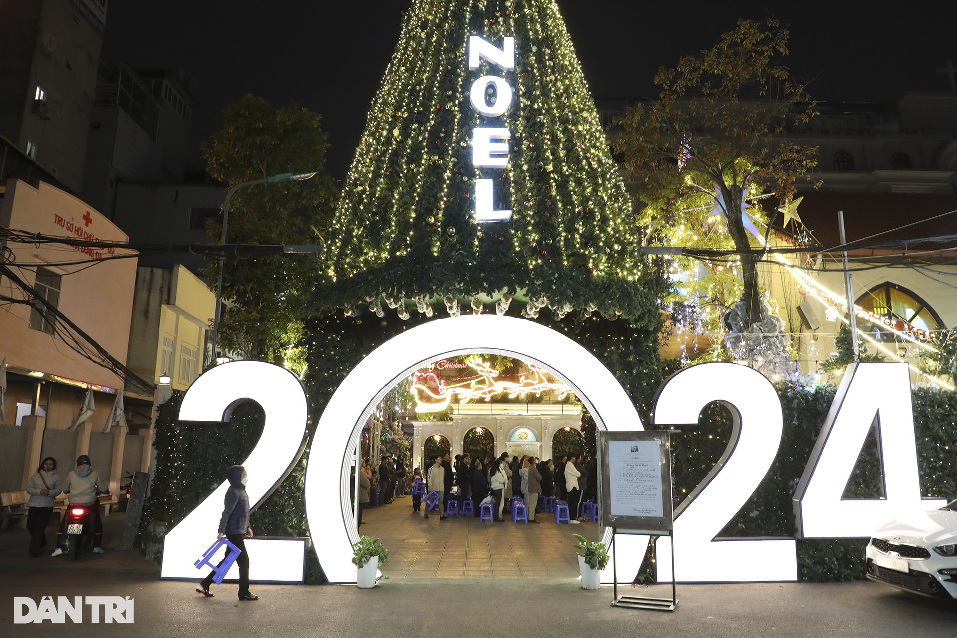 Các nhà thờ Hà Nội tỏa sáng rực rỡ đón Noel 2024 - 8