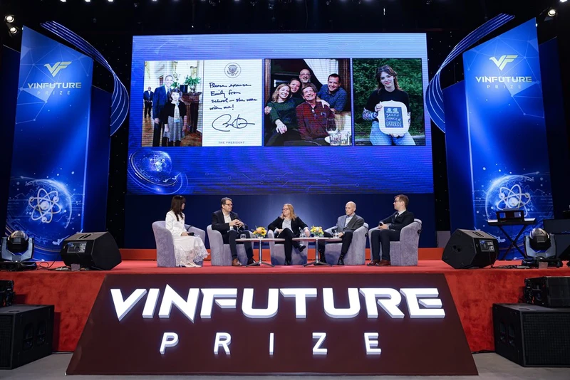 Các nhà khoa học đoạt Giải thưởng VinFuture 2024 truyền cảm hứng cho thế hệ trẻ,