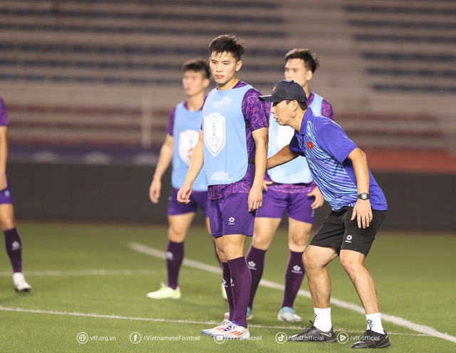 AFF Cup: Đội tuyển Việt Nam tập buổi đầu tiên ở Philippines, sẵn sàng giành 3 điểm- Ảnh 19.