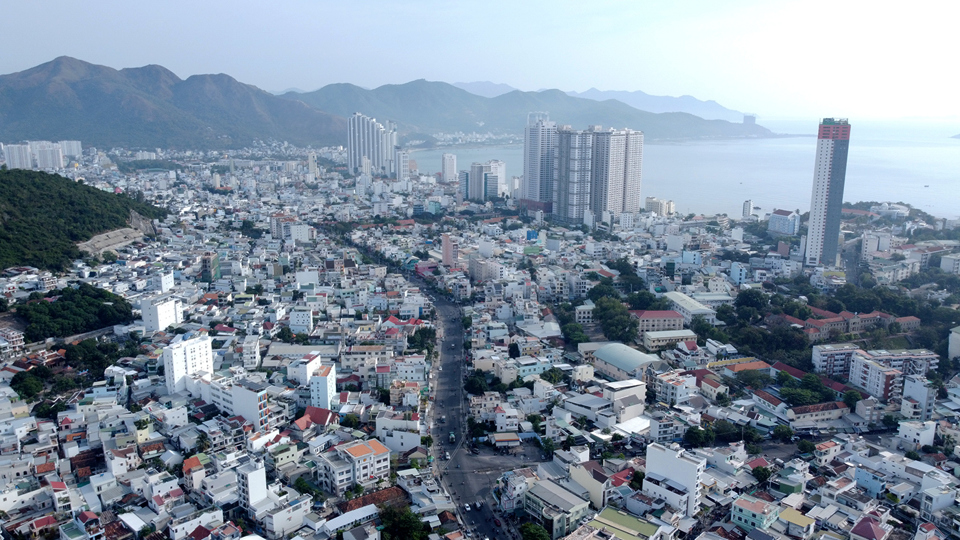 A corner of the West Residential Area of ​​2/4 Street (left). Photo: Trung Nhan