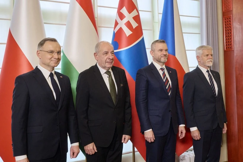 Tổng thống Ba Lan Andrzej Duda, Tổng thống Hungary Tamas Sulyok, Tổng thống Slovakia Peter Pellegrini và Tổng thống Cộng hòa Séc Petr Pavel (từ trái sang phải). (Nguồn: Hungary Today)