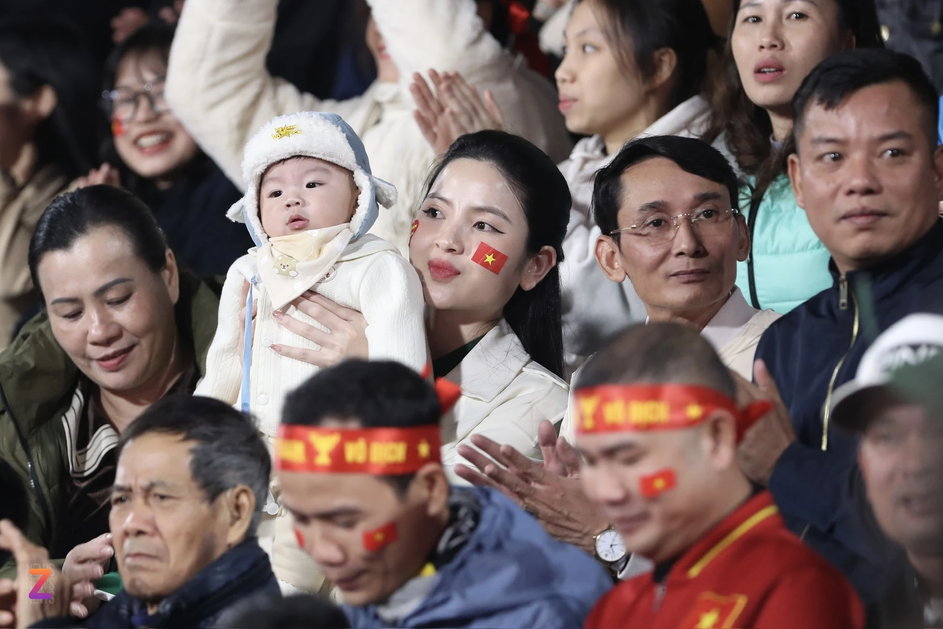 Chu Thanh Huyen,  Quang Hai,  Duy Manh,  Quynh Anh,  WAG Viet,  Viet Nam Singapore,  Asean Cup 2024,  doi tuyen Viet Nam anh 1