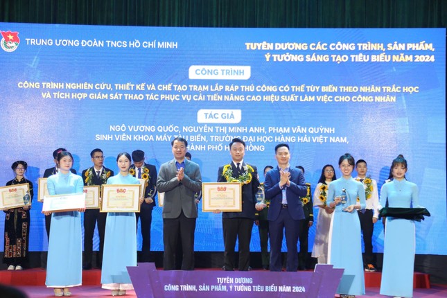 Από εργαζόμενος σε συγγραφέα του έργου «Δημιουργική Νεολαία» φωτογραφία 3