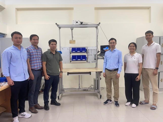 Από εργάτης σε συγγραφέα του έργου «Δημιουργική Νεολαία» φωτογραφία 2