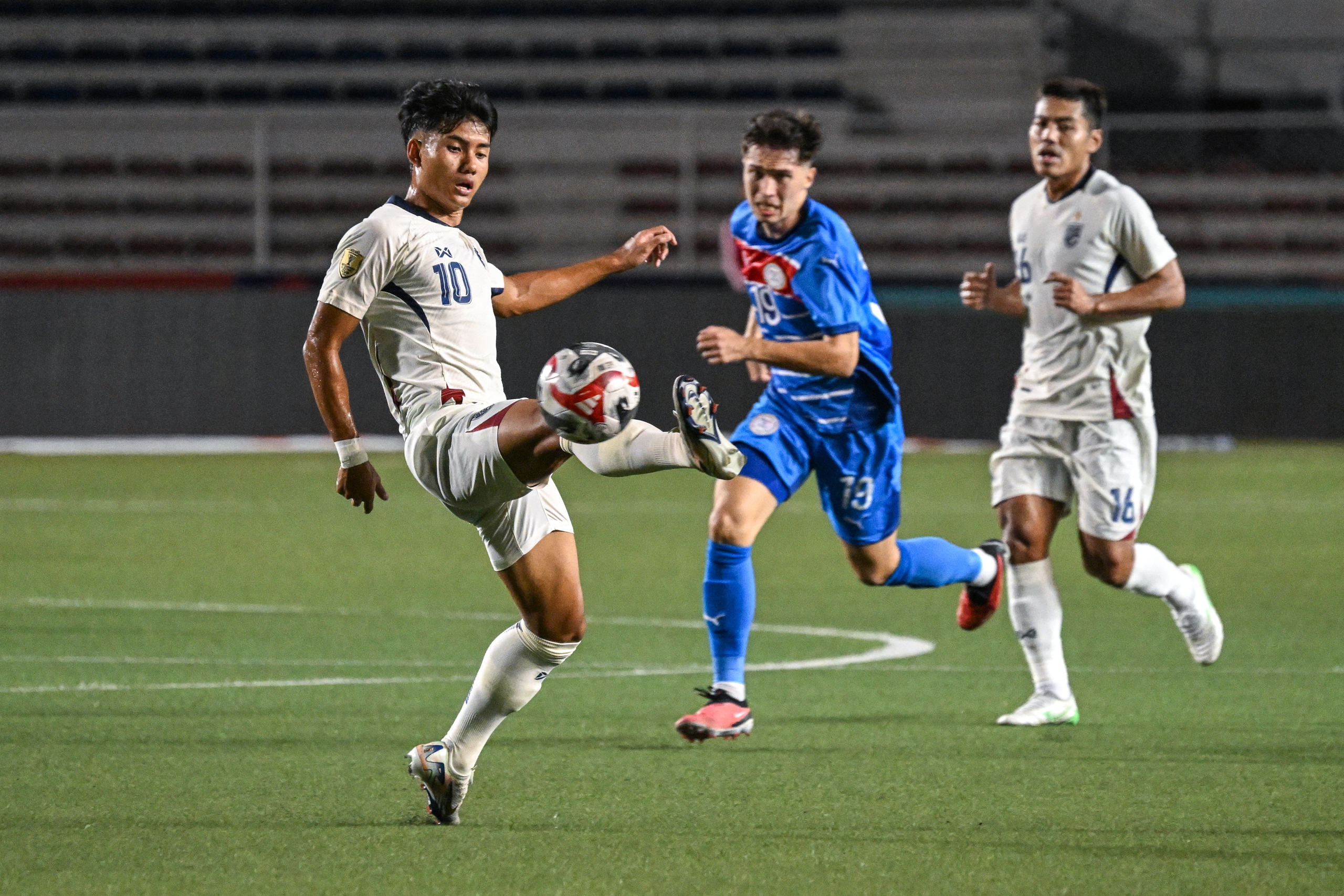 AFF Cup 2024, đội tuyển Thái Lan 0-0 Philippines: ‘Voi chiến’ để Suphanat ngồi dự bị- Ảnh 1.