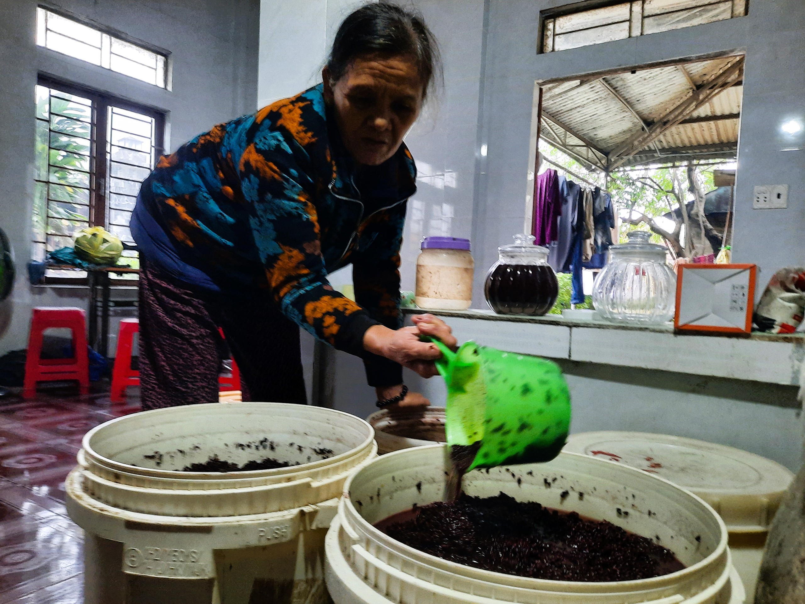 Về làng rượu Kim Long trong “tứ đại danh tửu” những ngày cận Tết- Ảnh 4.