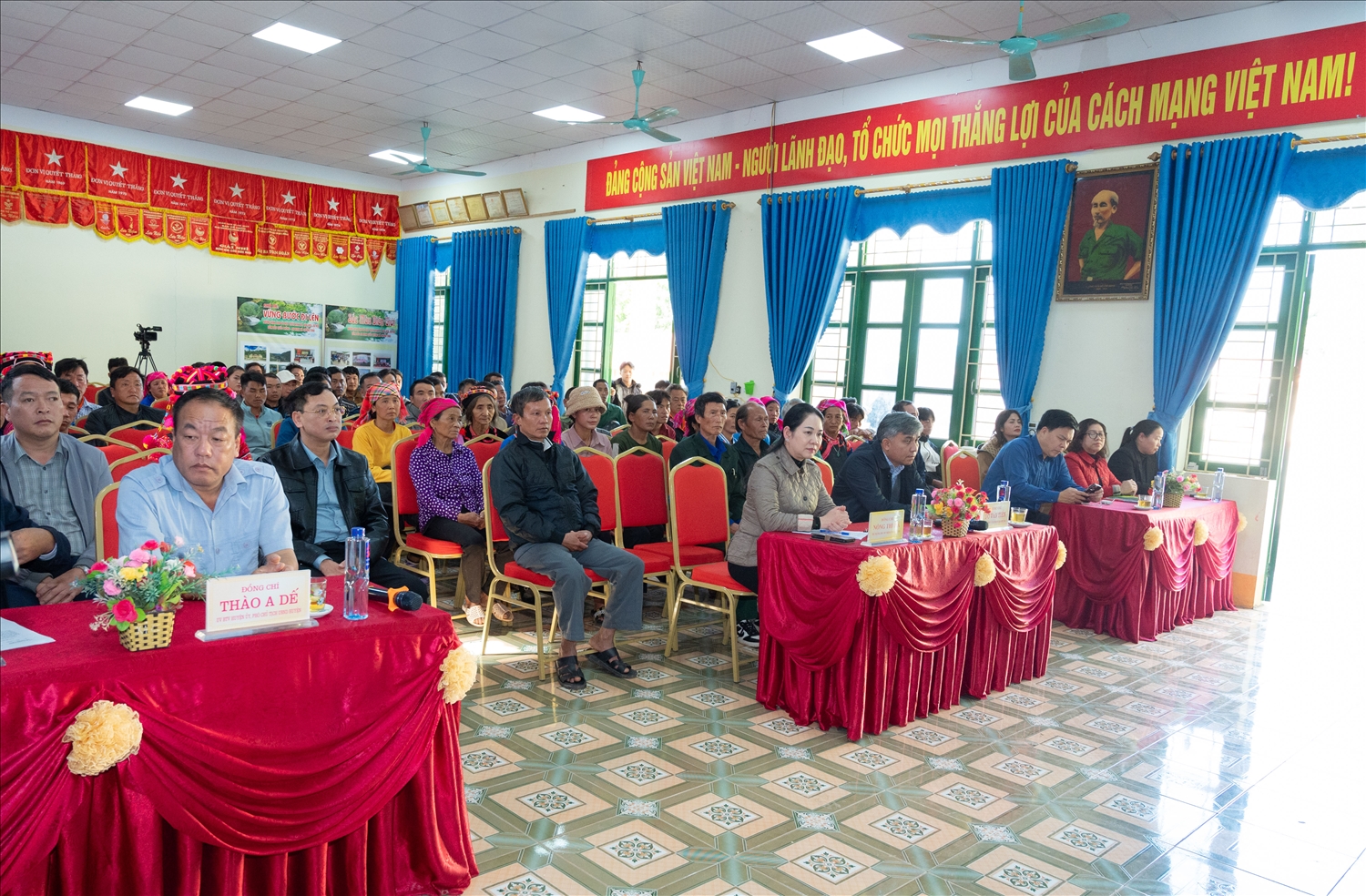 (TIN) Thứ trưởng, Phó Chủ nhiệm UBDT Nông Thị Hà thăm, chúc Tết đồng bào các dân tộc huyện Nậm Pồ và Mường Nhé, tỉnh Điện Biên 2