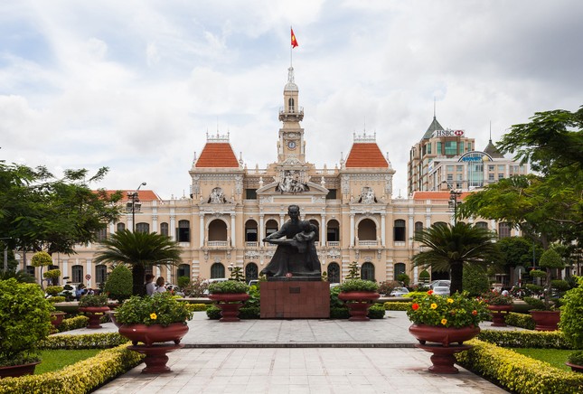 Lý do dừng tour tham quan trụ sở HĐND-UBND TPHCM ảnh 2