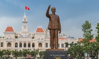 Tour tham quan toà nhà UBND TPHCM sẽ kết hợp đến nhiều điểm du lịch nổi tiếng