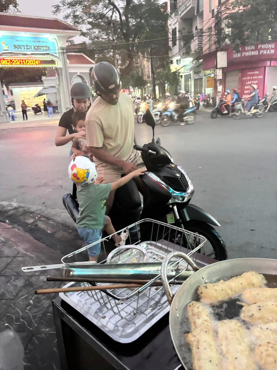 Xuất hiện 'bánh chuối chiên Xuân Son' khiến cư dân mạng đổ xô 'truy lùng'- Ảnh 3.