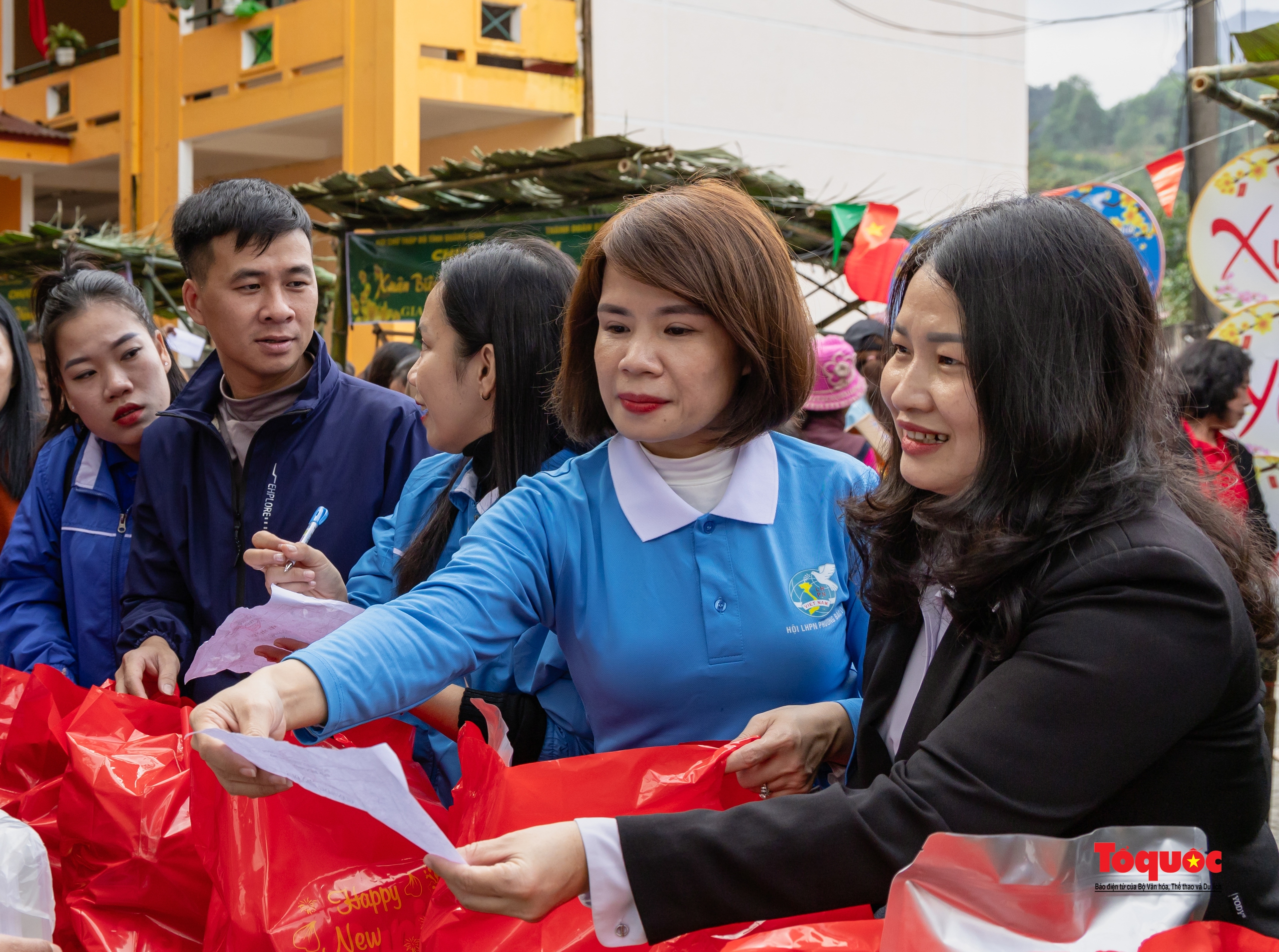 Mang mùa xuân yêu thương đến với đồng bào dân tộc vùng cao - Ảnh 16.