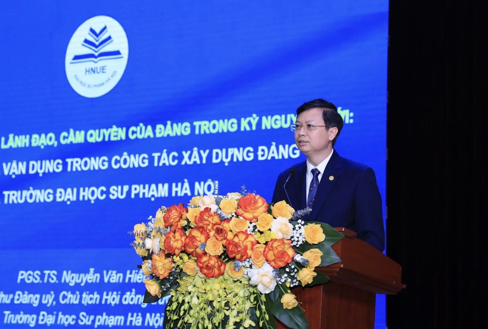 PGS.TS Nguyễn Văn Hiền - Bí thư Đảng ủy, Chủ tịch Hội đồng Trường Đại học sư phạm Hà Nội tham luận tại tọa đàm