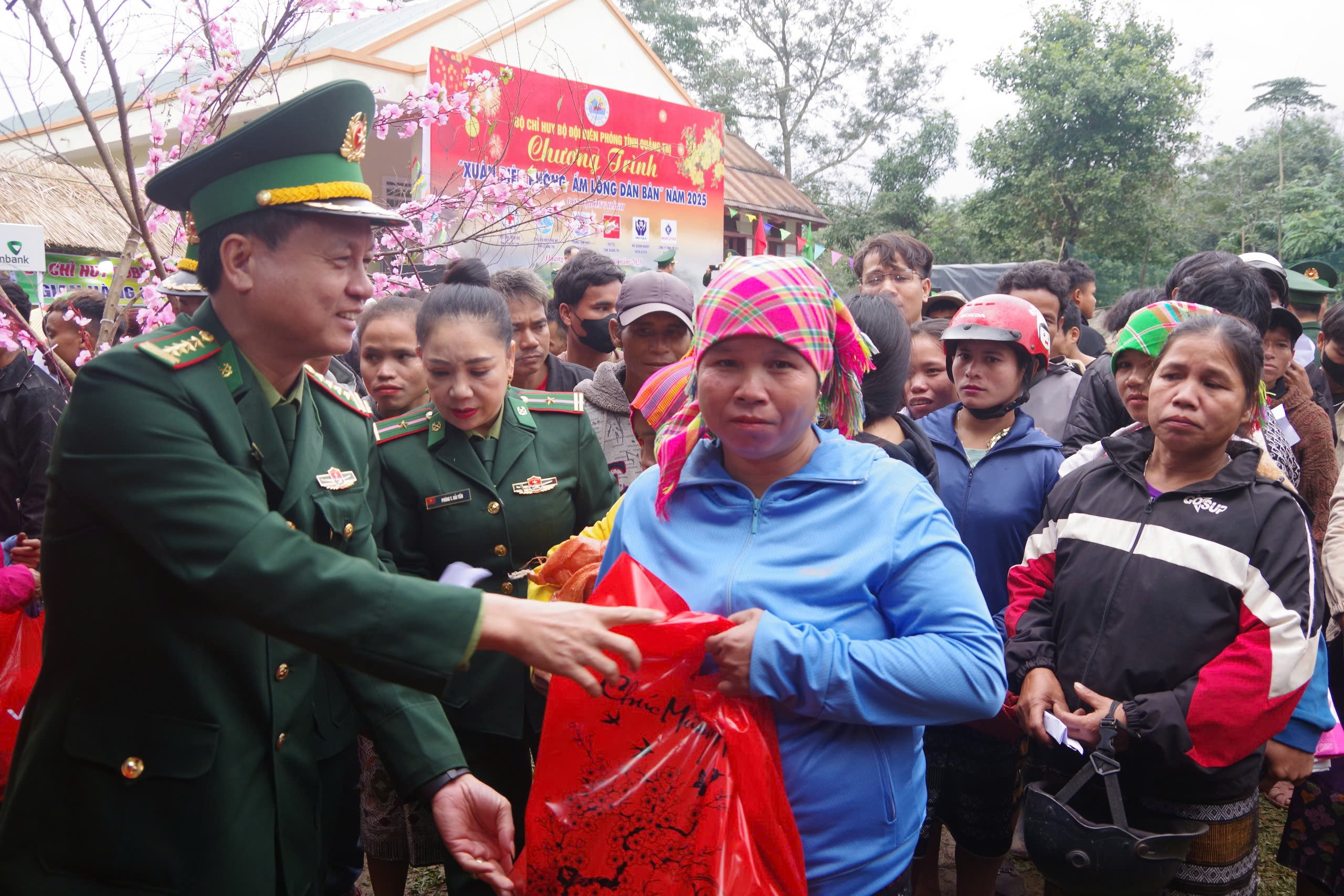 "Xuân Biên phòng ấm lòng dân bản" với nhiều hoạt động ý nghĩa tại Quảng Trị - Ảnh 2.