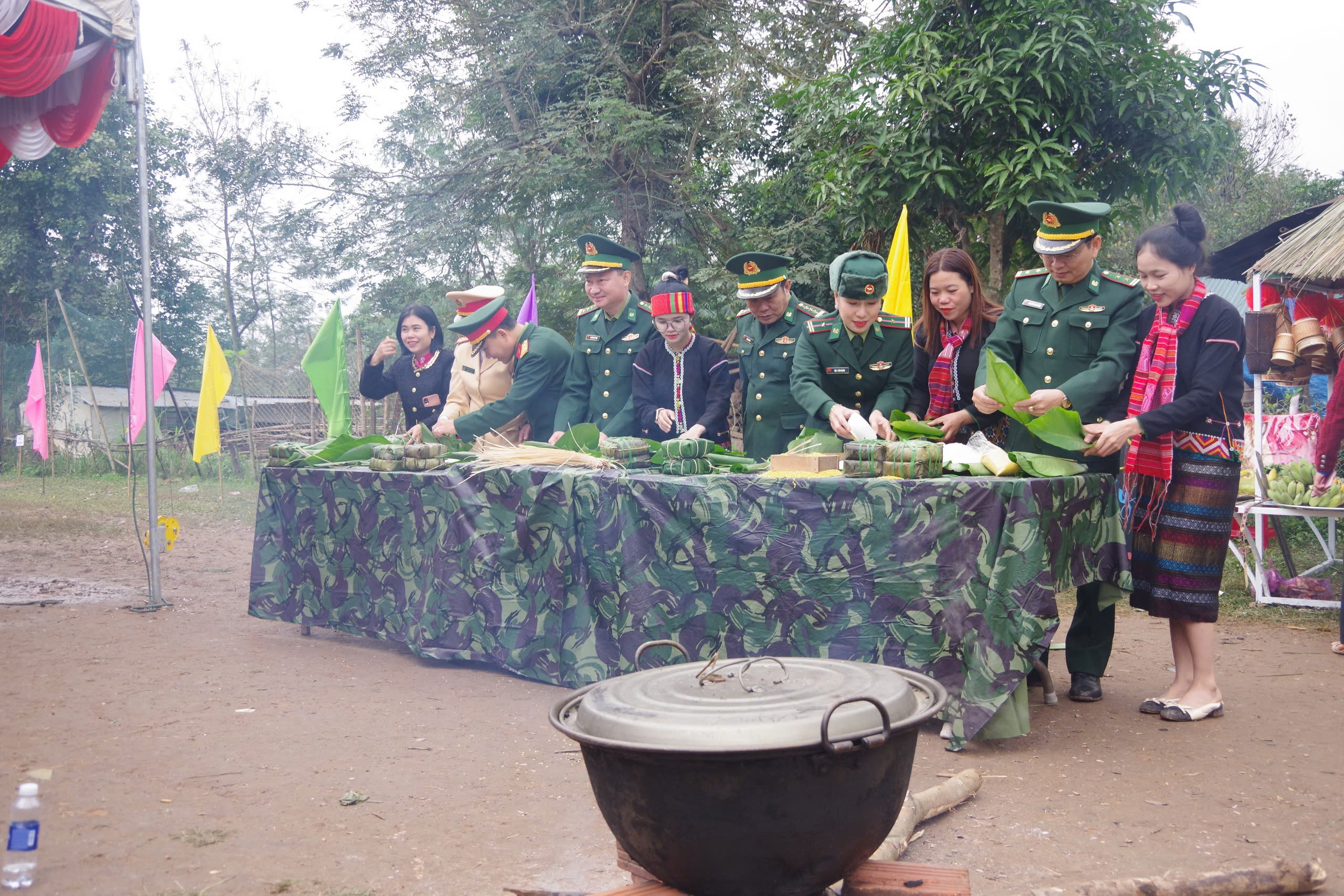 "Xuân Biên phòng ấm lòng dân bản" với nhiều hoạt động ý nghĩa tại Quảng Trị - Ảnh 3.