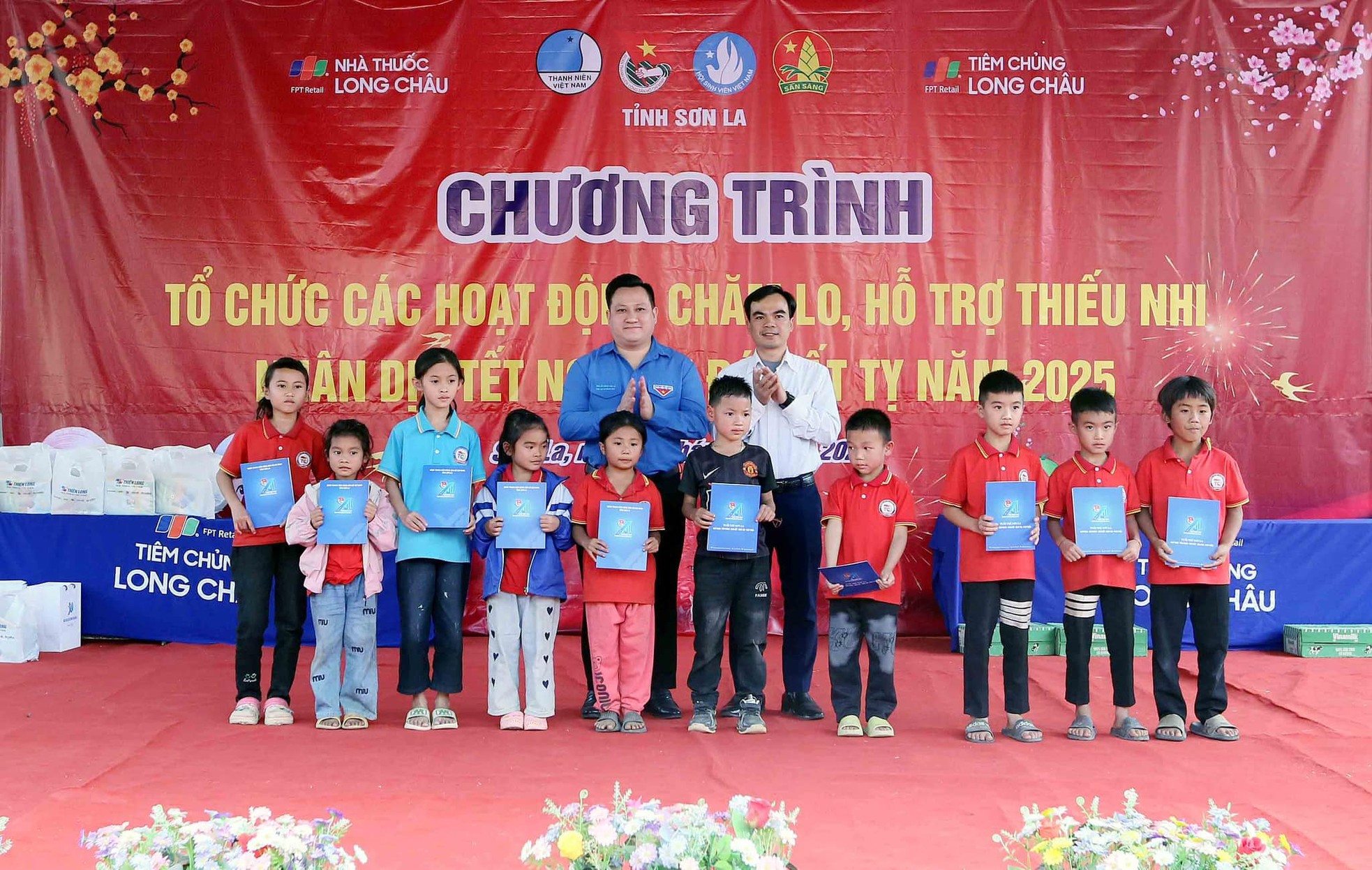 Tuổi trẻ Sơn La mang Tết ấm đến học sinh vùng cao ảnh 7