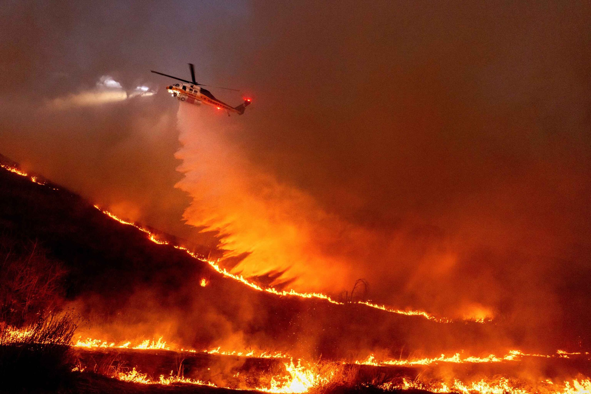 California căng mình chống chọi bão lửa- Ảnh 2.