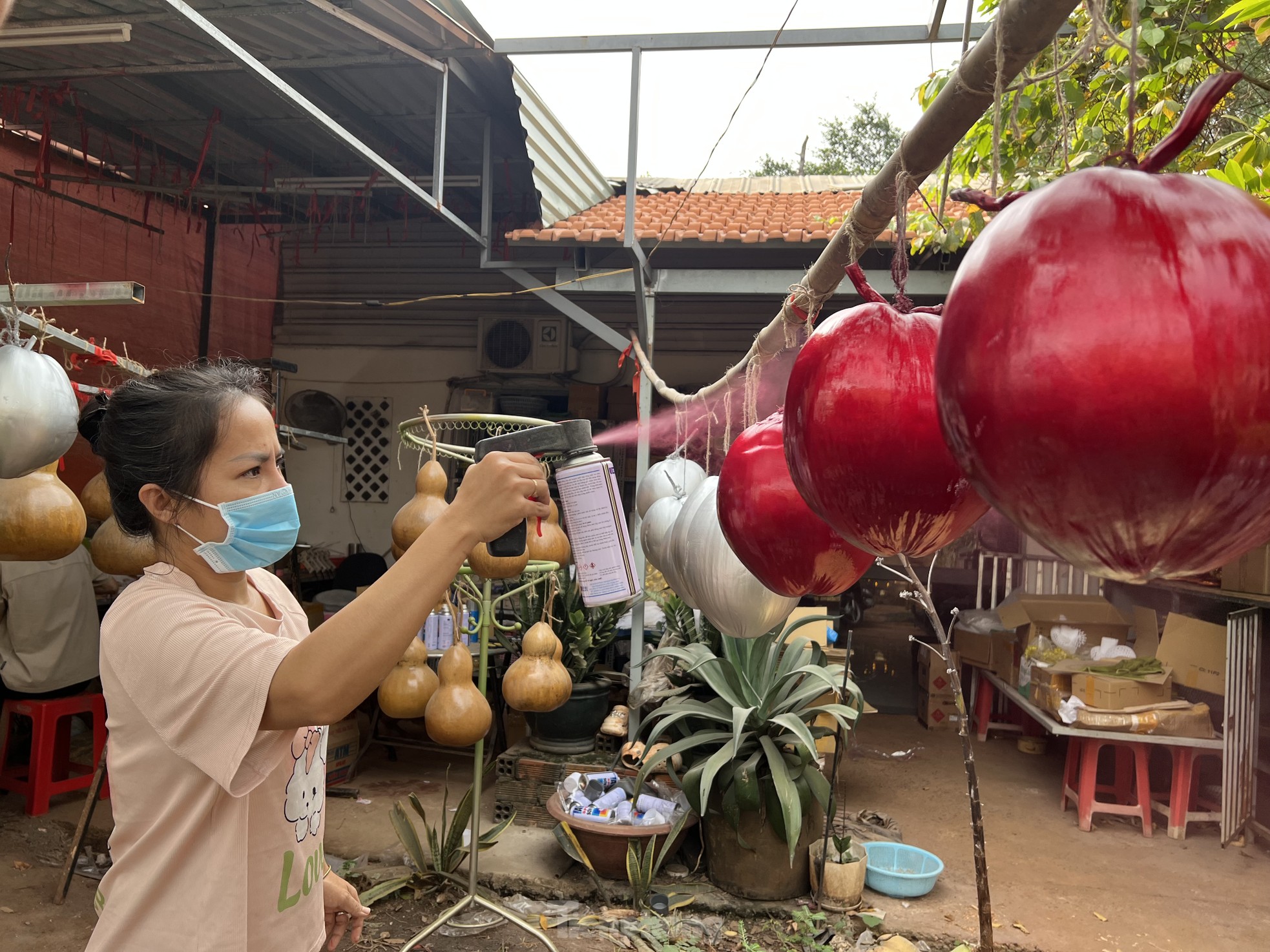 Mặt hàng Tết mà người sản xuất đã dừng nhận đơn hàng cả tháng vì… làm không xuể ảnh 4