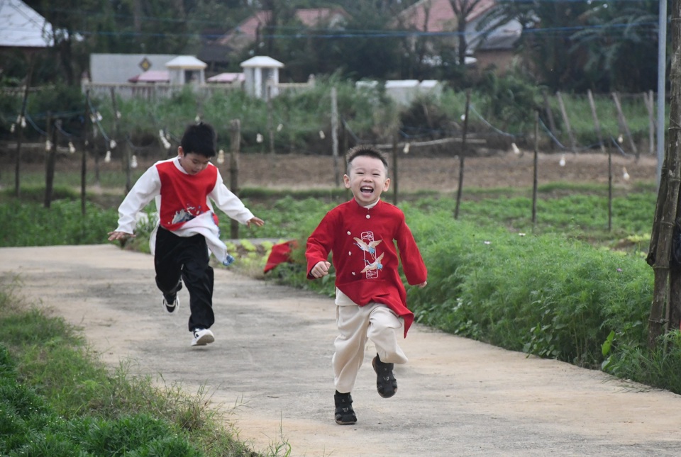 Đồng thời điểm nhấn là giới thiệu sản phẩm hoa Nghĩa Hà gắn với du lịch thân thiện, gần gũi với thiên nhiên.