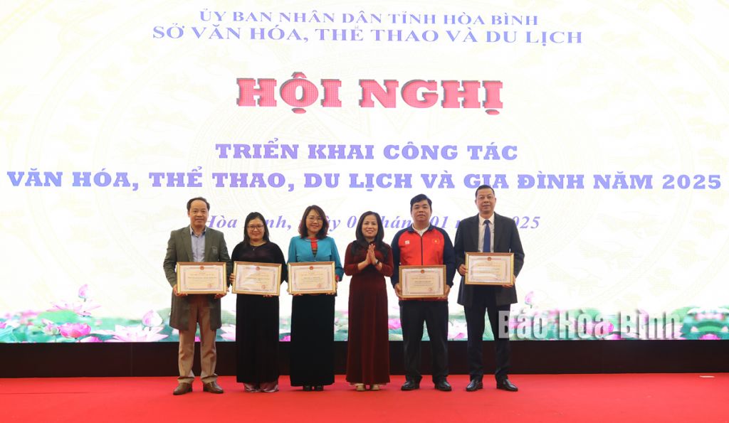 Hòa Bình: Triển khai công tác văn hoá, thể thao, du lịch và gia đình năm 2025 - Ảnh 2.