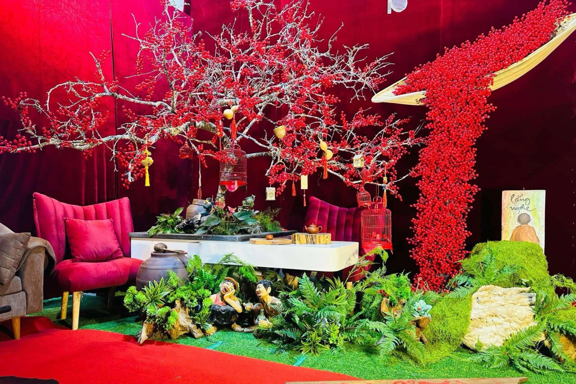 Husband creates a stunning photo-worthy corner for his wife during Tet (Lunar New Year), costing 12 million VND - 3 Chồng dựng góc sống ảo Tết cho vợ đẹp như tiệm ảnh, chi phí 12 triệu đồng - 3