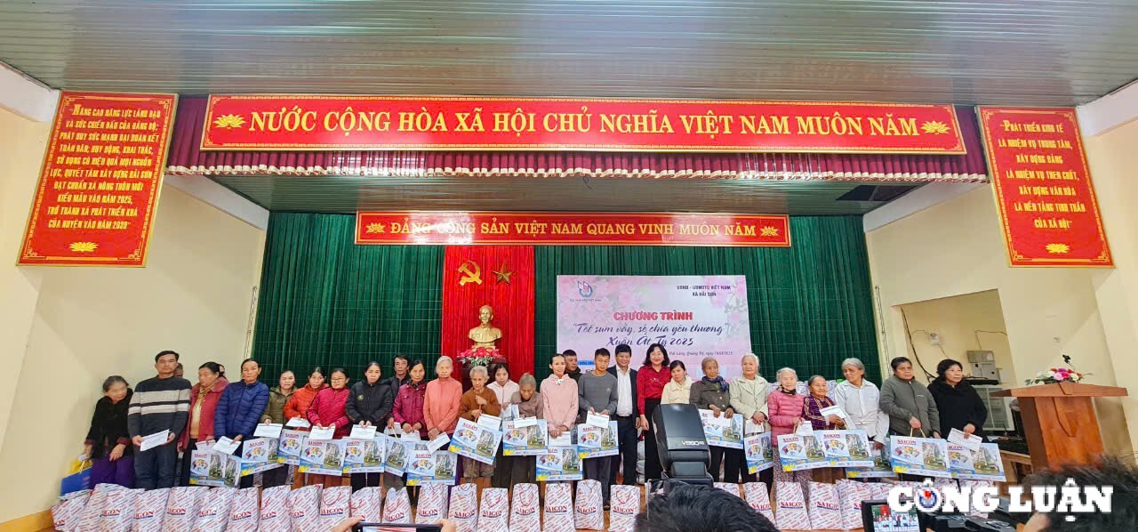 hoi nha bao viet nam noi vong tay nhan ai ho tro nguoi ngheo tinh quang tri hinh 8